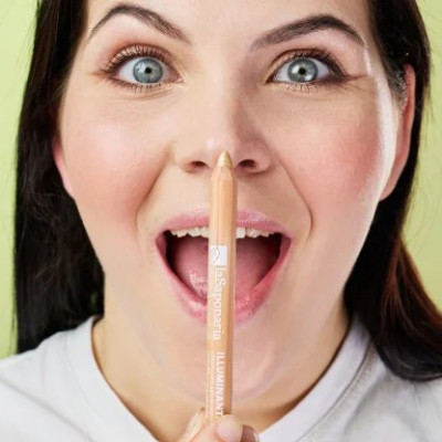 Illuminante viso e occhi...